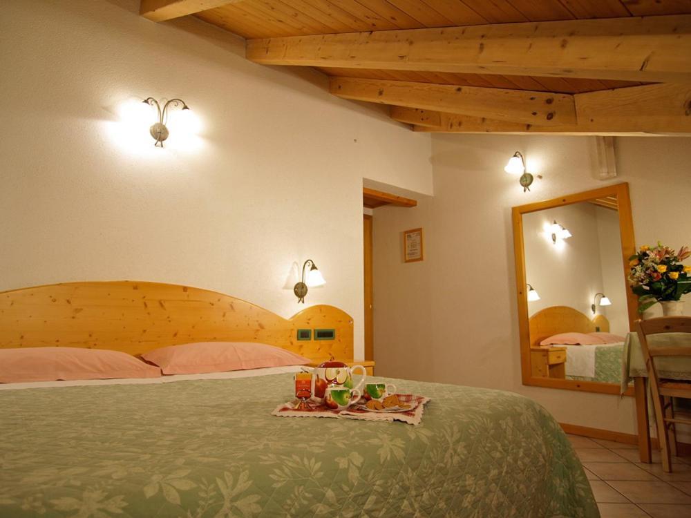 Jolly B&B - Affittacamere Dimaro Zimmer foto